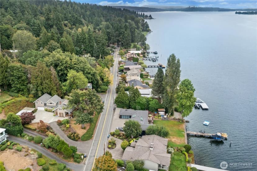 Property photo for 12506 Holmes Point Drive Ne, Kirkland photo 37