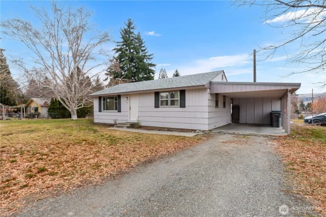Property photo for 1100 3rd Street, East Wenatchee photo 3
