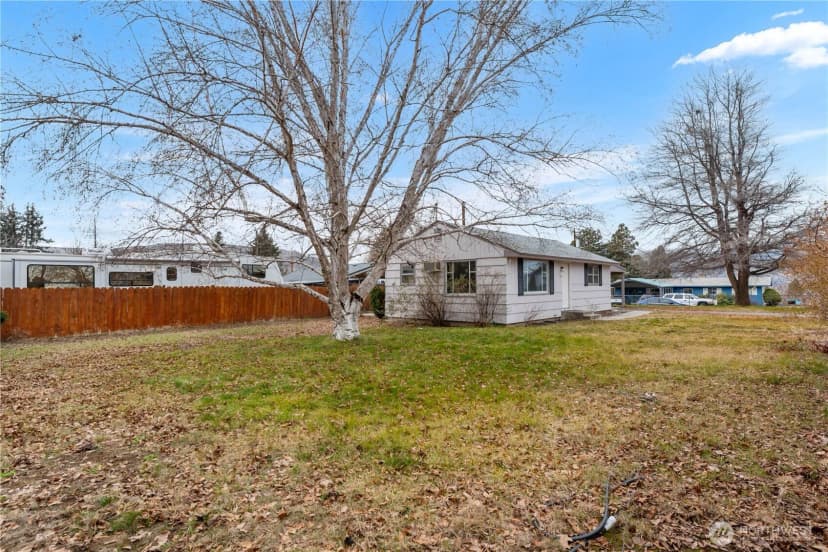 Property photo for 1100 3rd Street, East Wenatchee photo 22