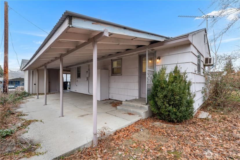 Property photo for 1100 3rd Street, East Wenatchee photo 17