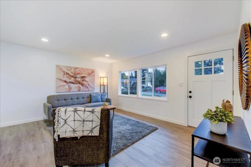 Property photo for 9320 31st Place Sw, Seattle photo 4