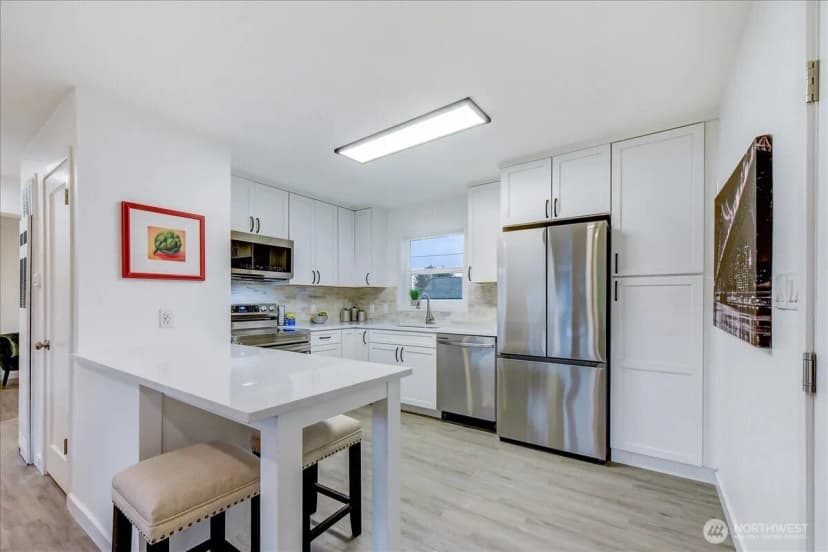 Property photo for 9320 31st Place Sw, Seattle photo 6