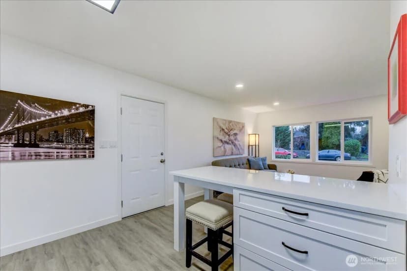 Property photo for 9320 31st Place Sw, Seattle photo 9