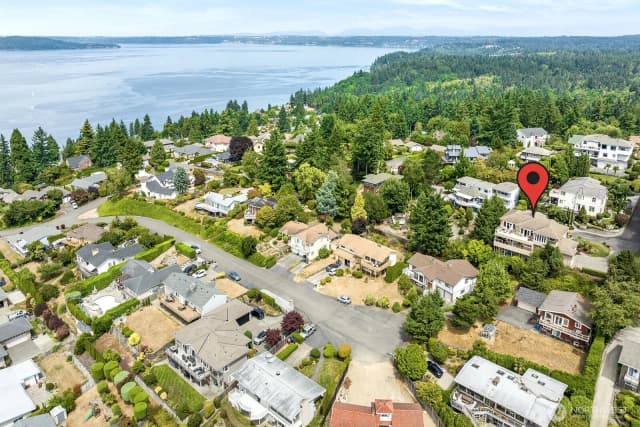 Property photo for 1705 61st Street Ne, Tacoma photo 2
