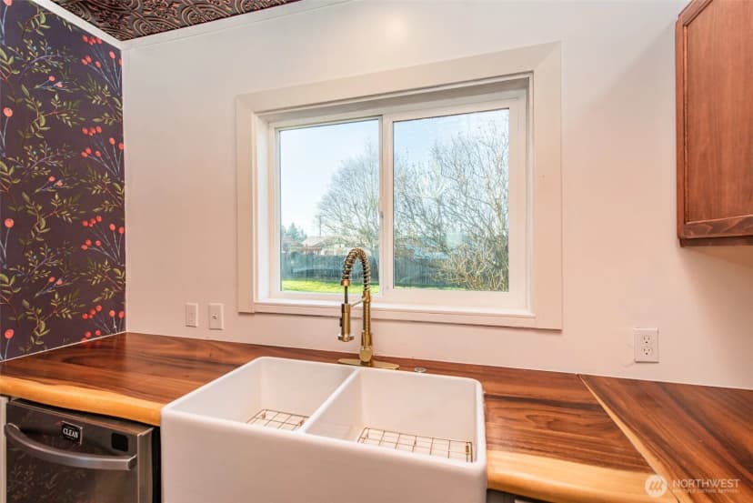 Property photo for 1202 W 9th Street, Port Angeles photo 16