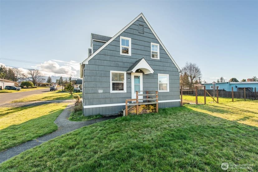Property photo for 1202 W 9th Street, Port Angeles photo 3