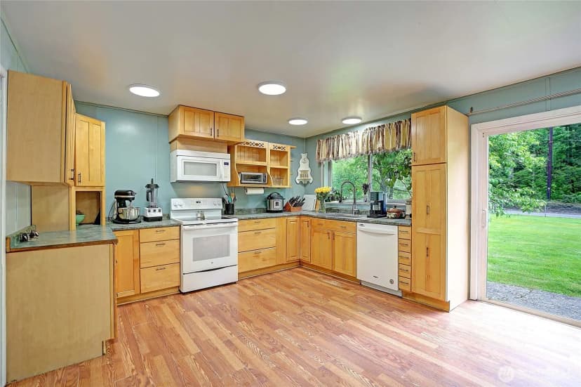 Property photo for 39729 State Route 530 Ne, Arlington photo 6