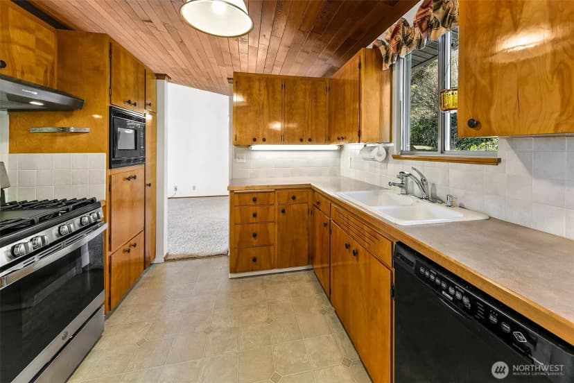 Property photo for 2624 Sw 172nd Street, Burien photo 9