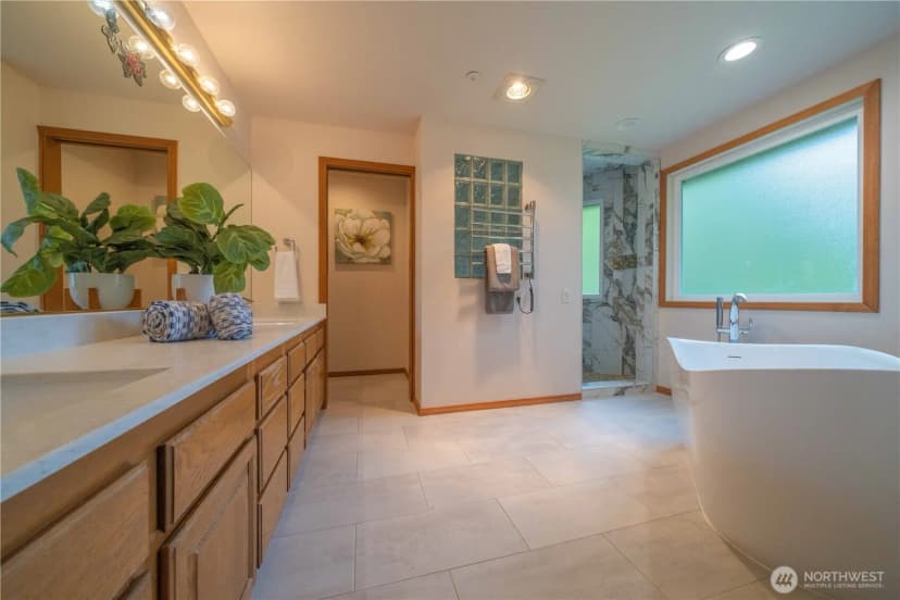Property photo for 18118 236th Avenue Ne, Woodinville photo 31
