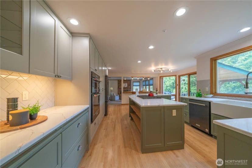 Property photo for 18118 236th Avenue Ne, Woodinville photo 14