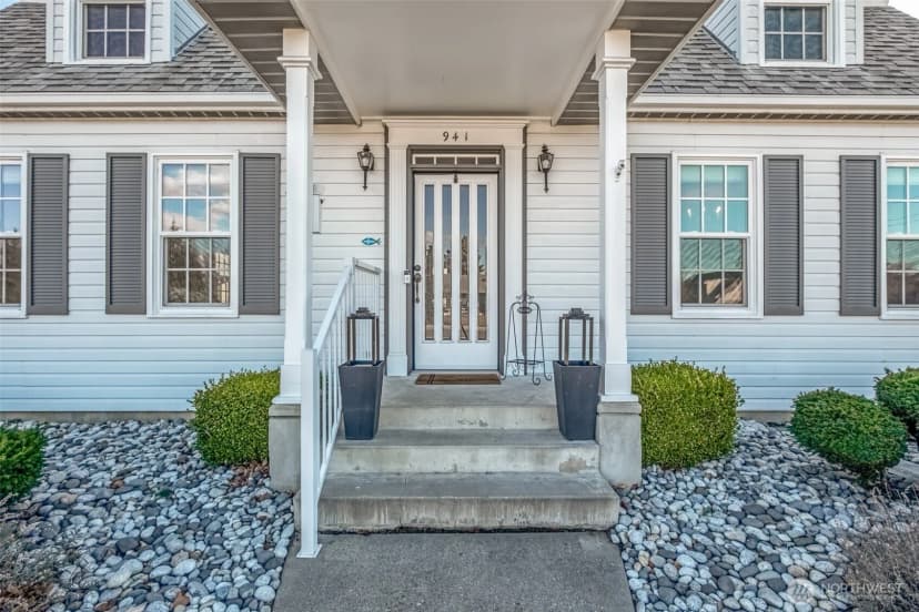 Property photo for 941 Idaho Street, Wenatchee photo 2