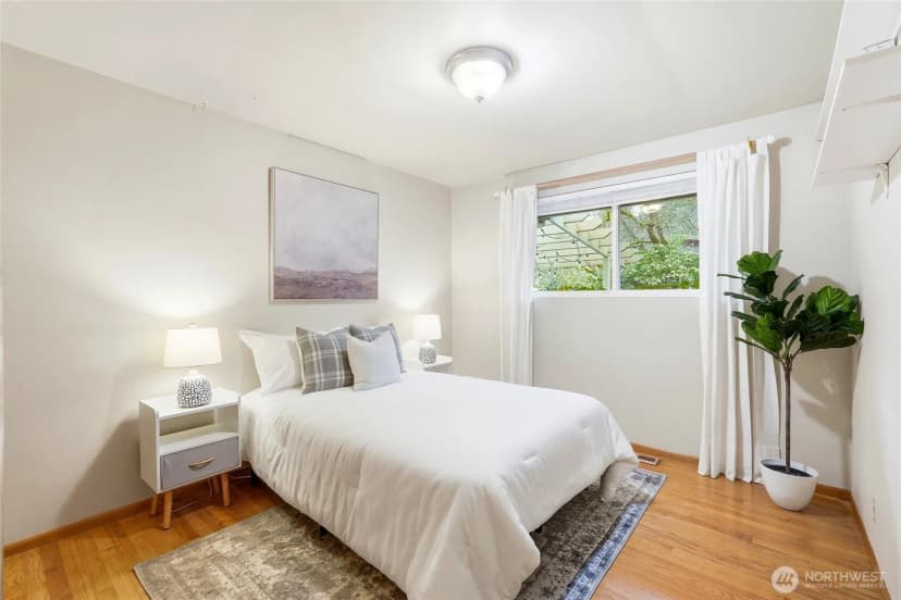 Property photo for 1058 Ne 106th Street, Seattle photo 13