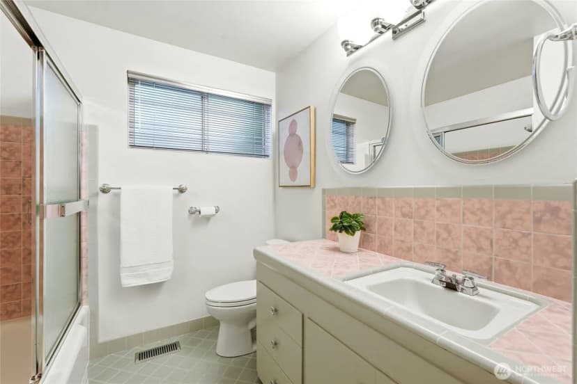 Property photo for 1058 Ne 106th Street, Seattle photo 14