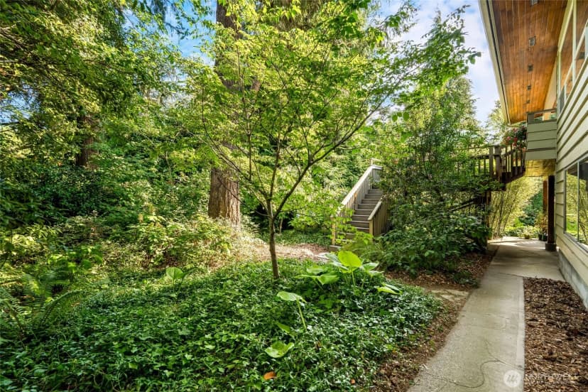 Property photo for 1058 Ne 106th Street, Seattle photo 24