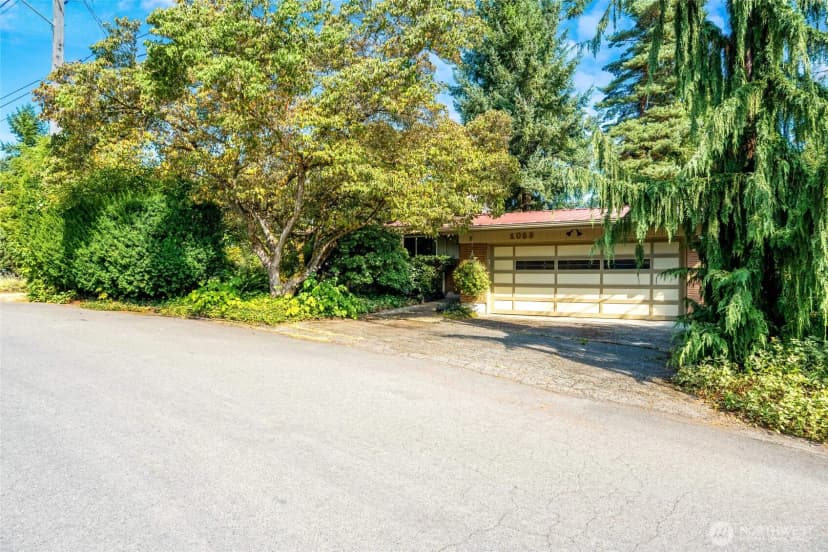 Property photo for 1058 Ne 106th Street, Seattle