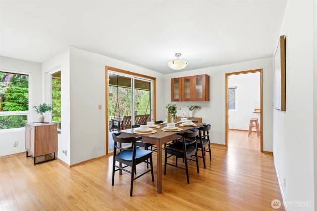 Property photo for 1058 Ne 106th Street, Seattle photo 4