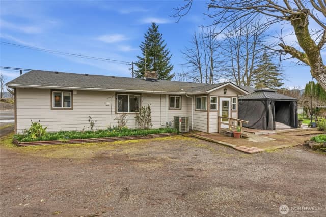 Property photo for 1935 Westside Highway, Kelso
