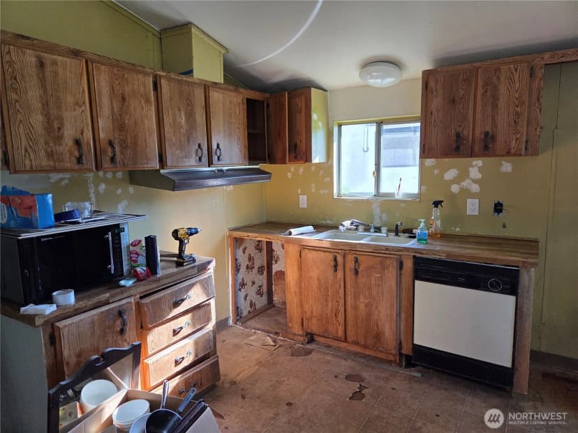 Property photo for 208 Burma Road, Castle Rock photo 9