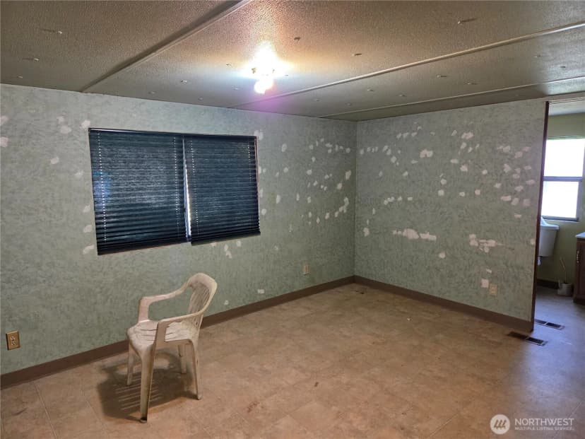 Property photo for 208 Burma Road, Castle Rock photo 14