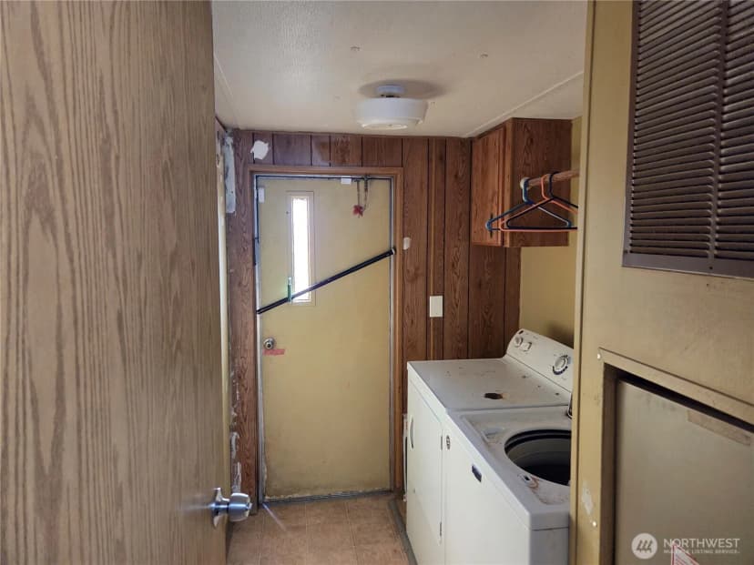 Property photo for 208 Burma Road, Castle Rock photo 17