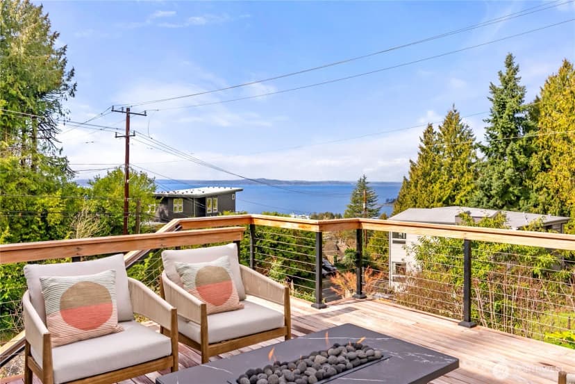 Property photo for 9604 44th Avenue Sw, Seattle photo 4