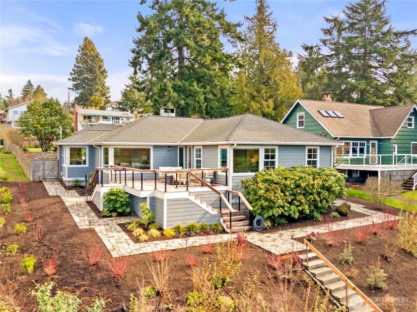 Property photo for 9604 44th Avenue Sw, Seattle photo 2