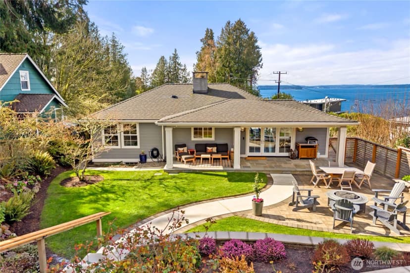 Property photo for 9604 44th Avenue Sw, Seattle