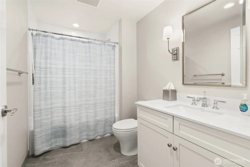Property photo for 10047 Main Street #410, Bellevue photo 16