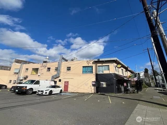 Property photo for 421 Rainier Avenue S, Seattle photo 7