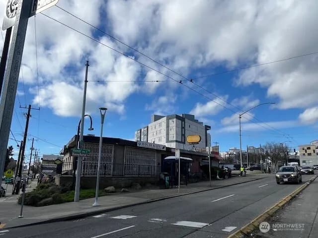 Property photo for 421 Rainier Avenue S, Seattle photo 2