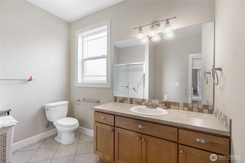 Property photo for 660 Parkside Place, Blaine photo 17