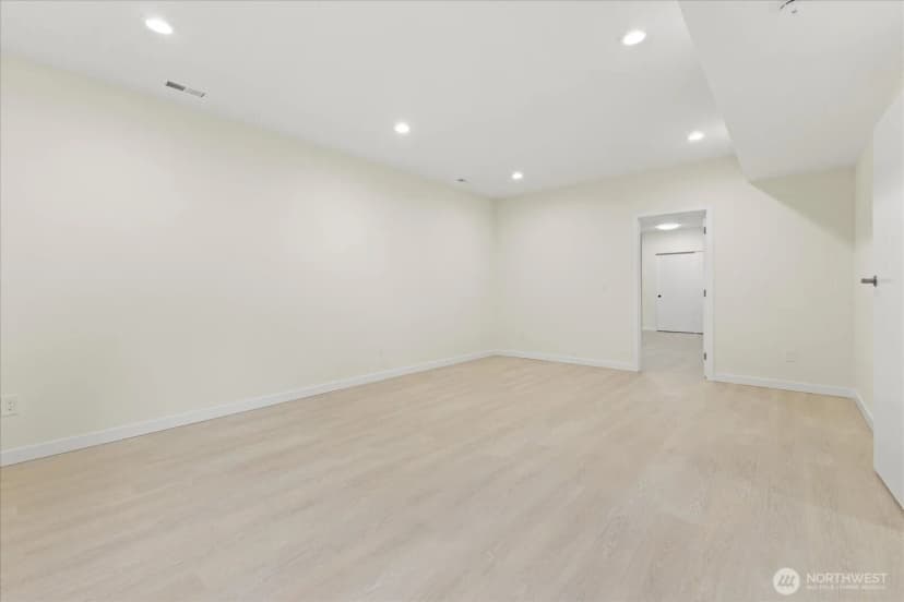 Property photo for 422 E Titus, Kent photo 23