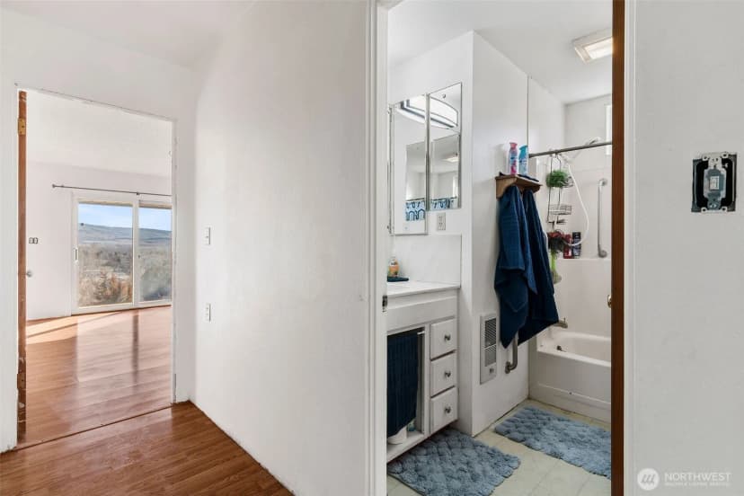 Property photo for 514 N Ash Street, Omak photo 22