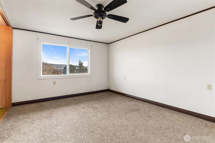 Property photo for 514 N Ash Street, Omak photo 35