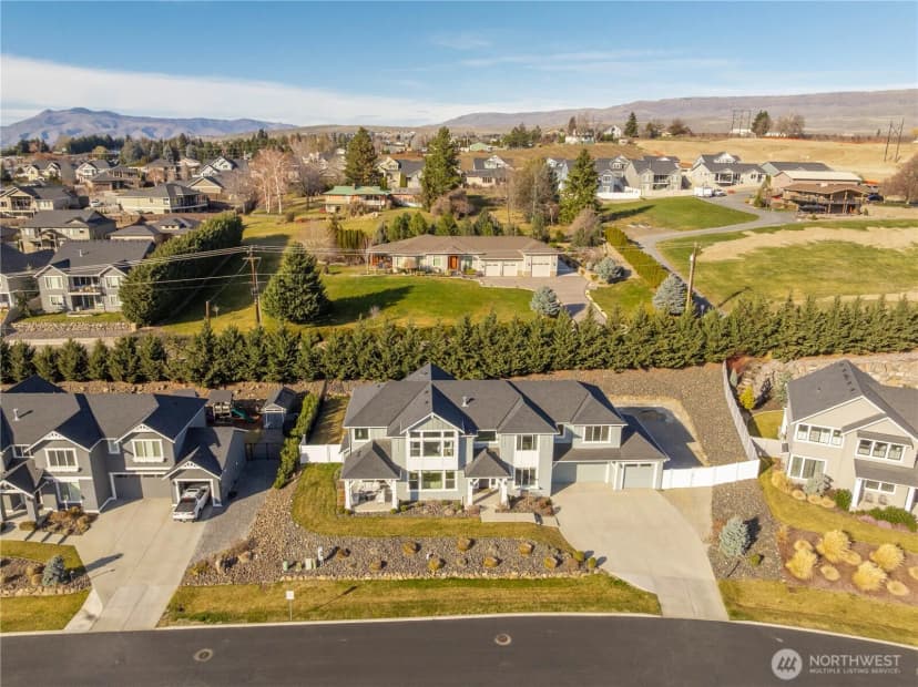 Property photo for 857 S Lamplight Lane, East Wenatchee photo 38