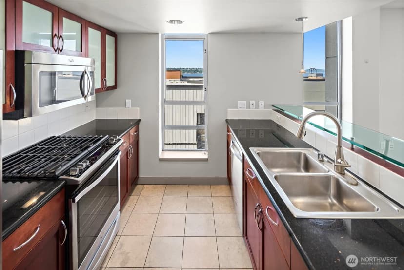 Property photo for 2929 1st Avenue #514, Seattle photo 7