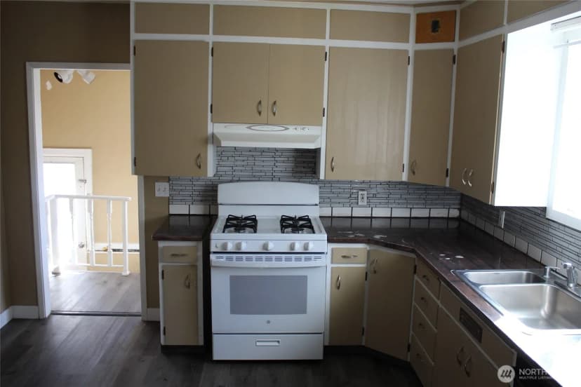 Property photo for 104 E 5th Avenue, Ritzville photo 8
