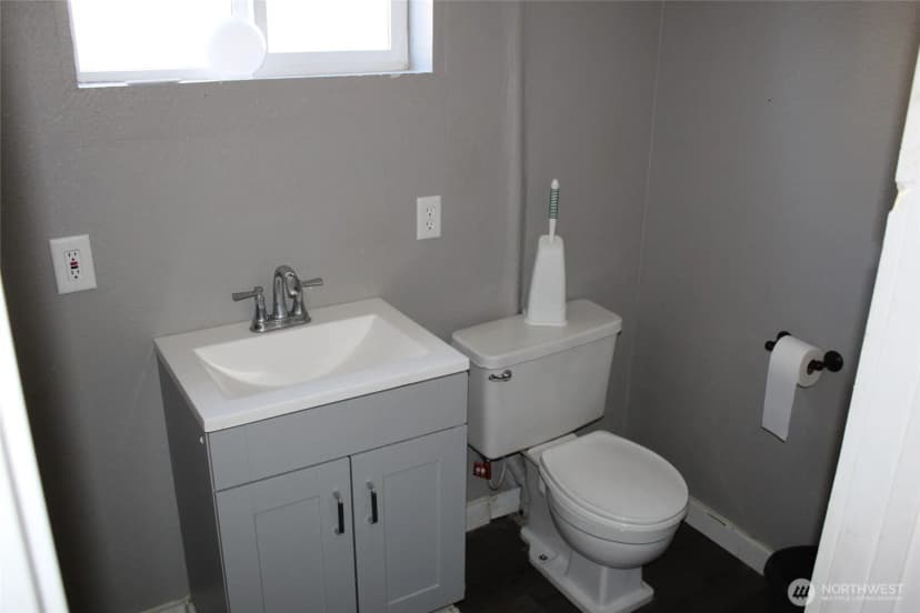 Property photo for 104 E 5th Avenue, Ritzville photo 17