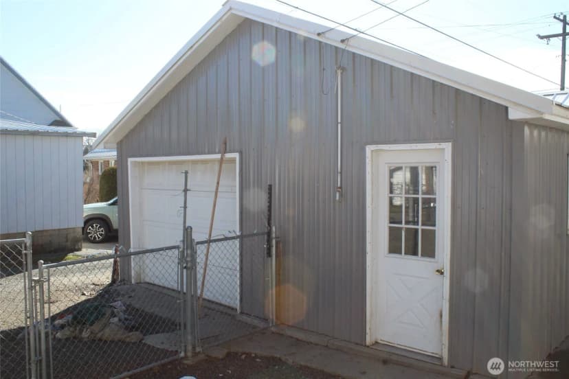 Property photo for 104 E 5th Avenue, Ritzville photo 19