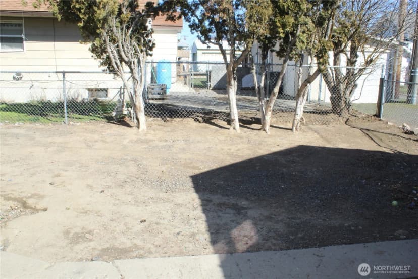 Property photo for 104 E 5th Avenue, Ritzville photo 18