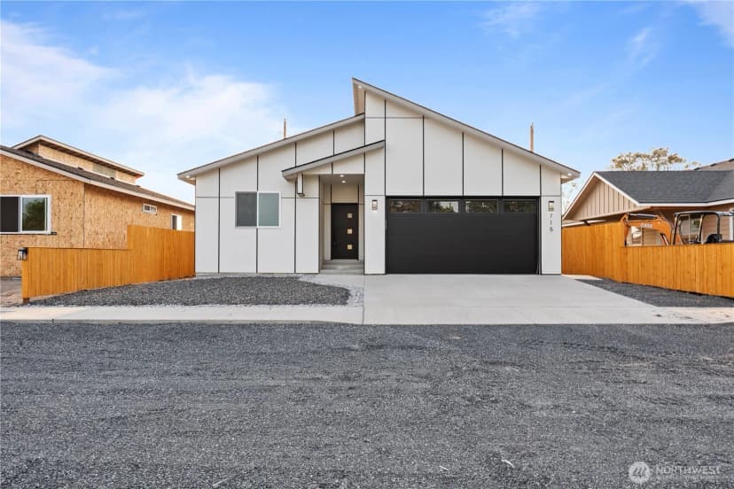 Property photo for 715 Buttercup Street, Soap Lake photo 2
