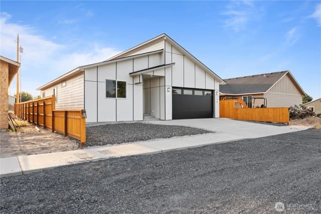 Property photo for 715 Buttercup Street, Soap Lake photo 3