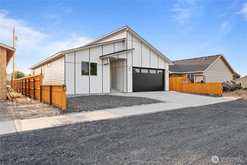 Property photo for 715 Buttercup Street, Soap Lake photo 3