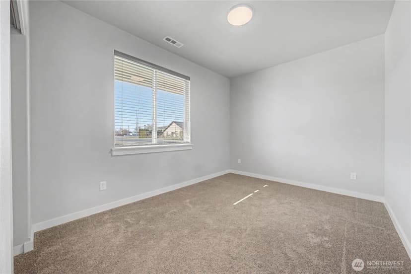 Property photo for 907 Ne 5th Avenue, Ephrata photo 4