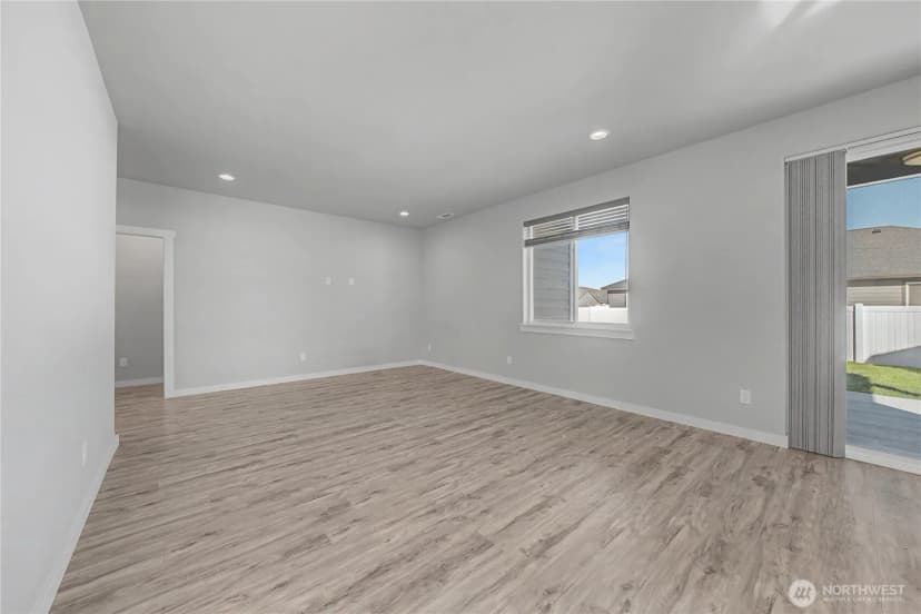 Property photo for 907 Ne 5th Avenue, Ephrata photo 24