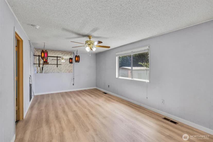 Property photo for 7631 Buckthorn Drive Ne, Bremerton photo 14