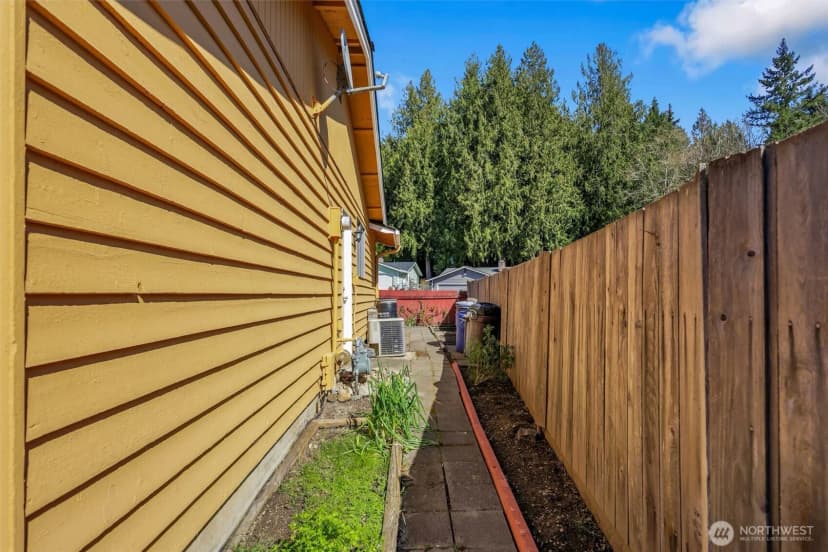 Property photo for 7631 Buckthorn Drive Ne, Bremerton photo 36