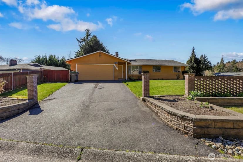 Property photo for 7631 Buckthorn Drive Ne, Bremerton photo 2