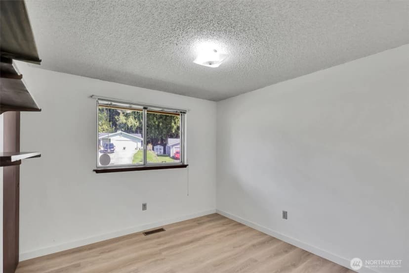Property photo for 7631 Buckthorn Drive Ne, Bremerton photo 19