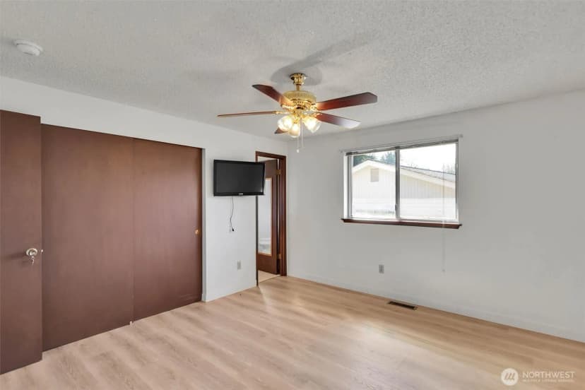 Property photo for 7631 Buckthorn Drive Ne, Bremerton photo 24